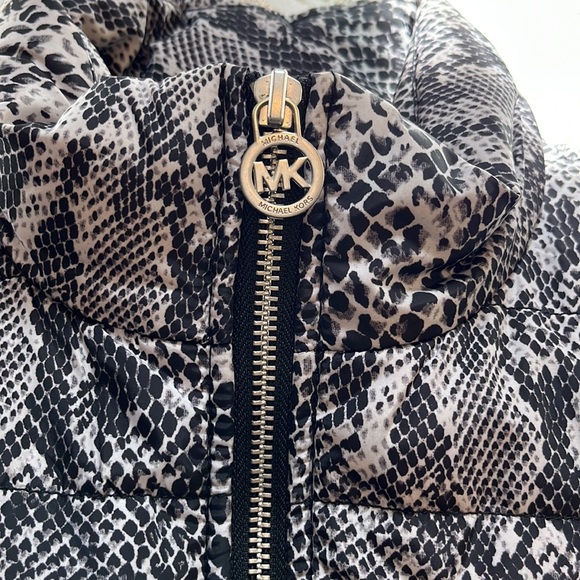 Michael Kors Puffer Vest black and white snakeskin zip up size XS - Picture 2 of 9